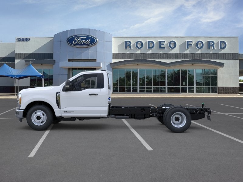 2026 Ford Super Duty F-350 DRW XL