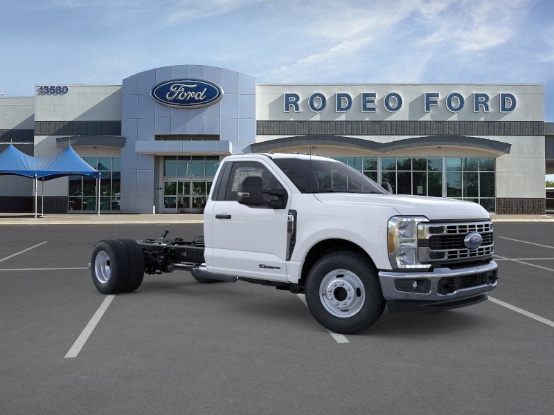 2026 Ford Super Duty F-350 DRW XL