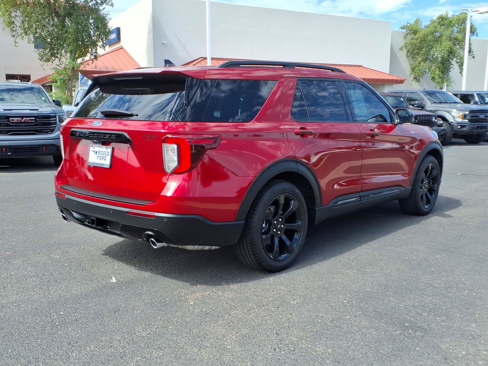 2023 Ford Explorer ST-Line