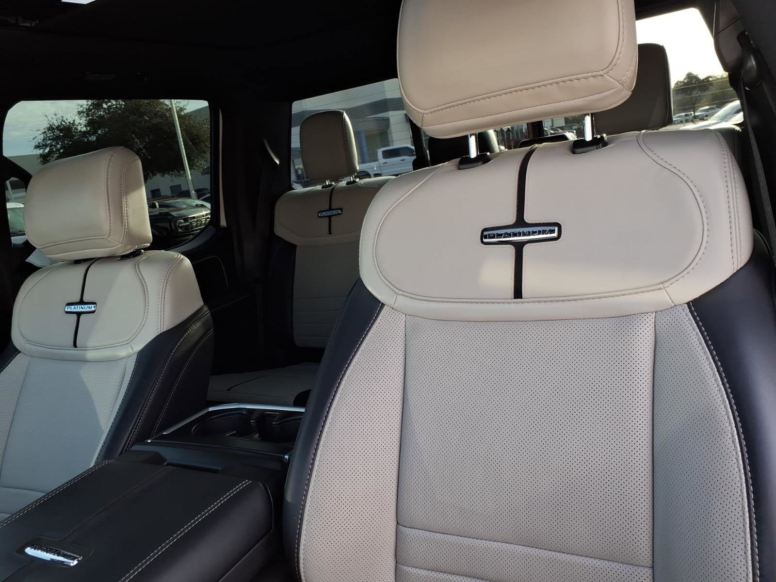 2025 Ford F-150 Lightning Platinum