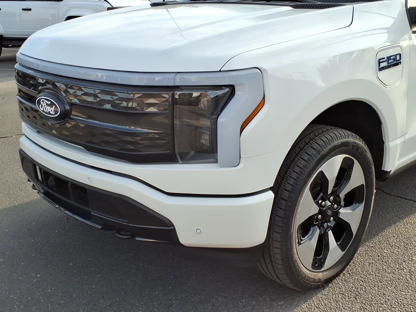 2025 Ford F-150 Lightning Platinum