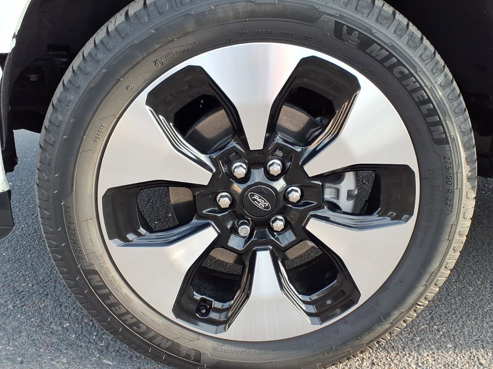 2025 Ford F-150 Lightning Platinum