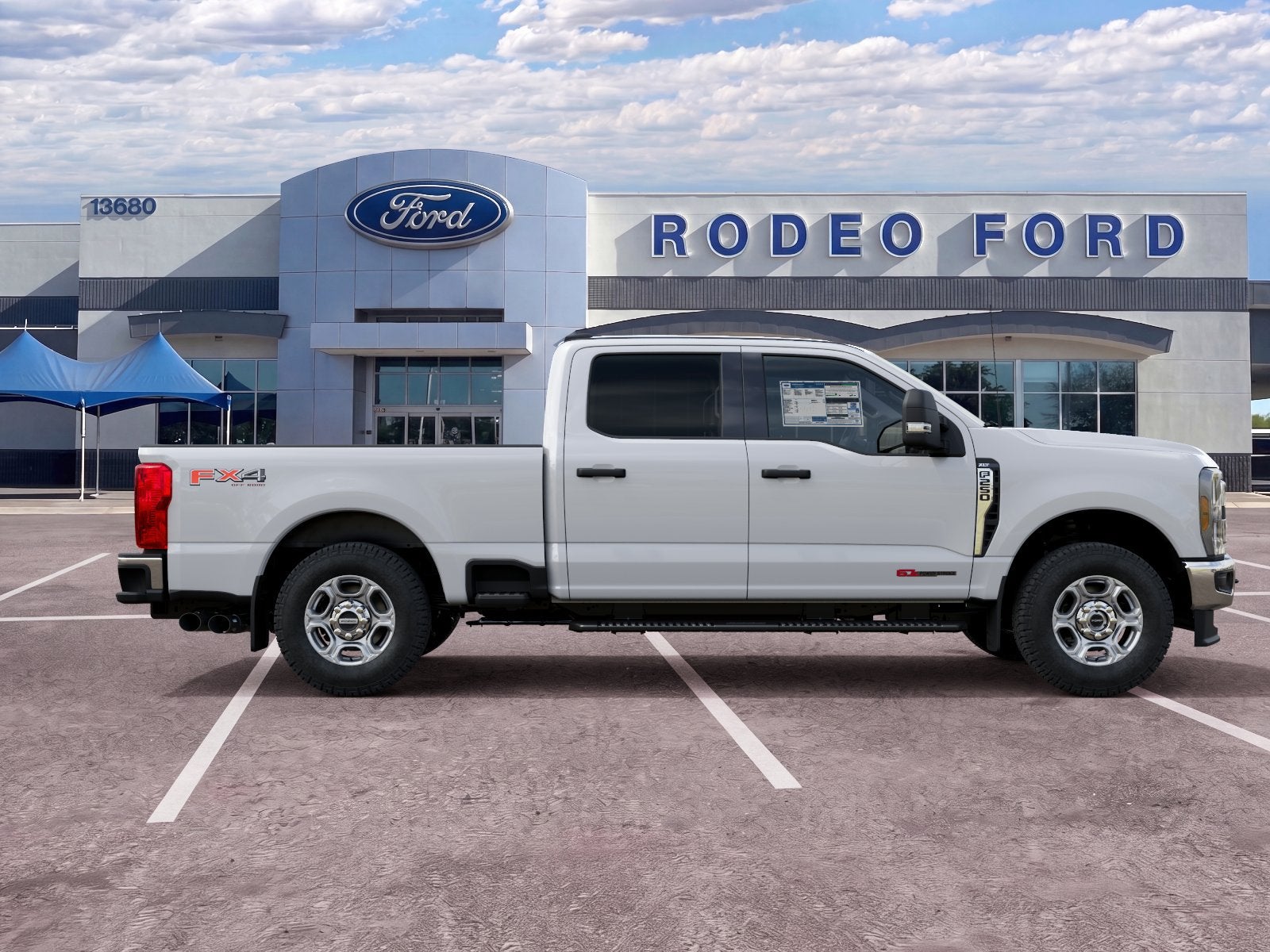 2027 Ford Super Duty F-250 SRW XLT