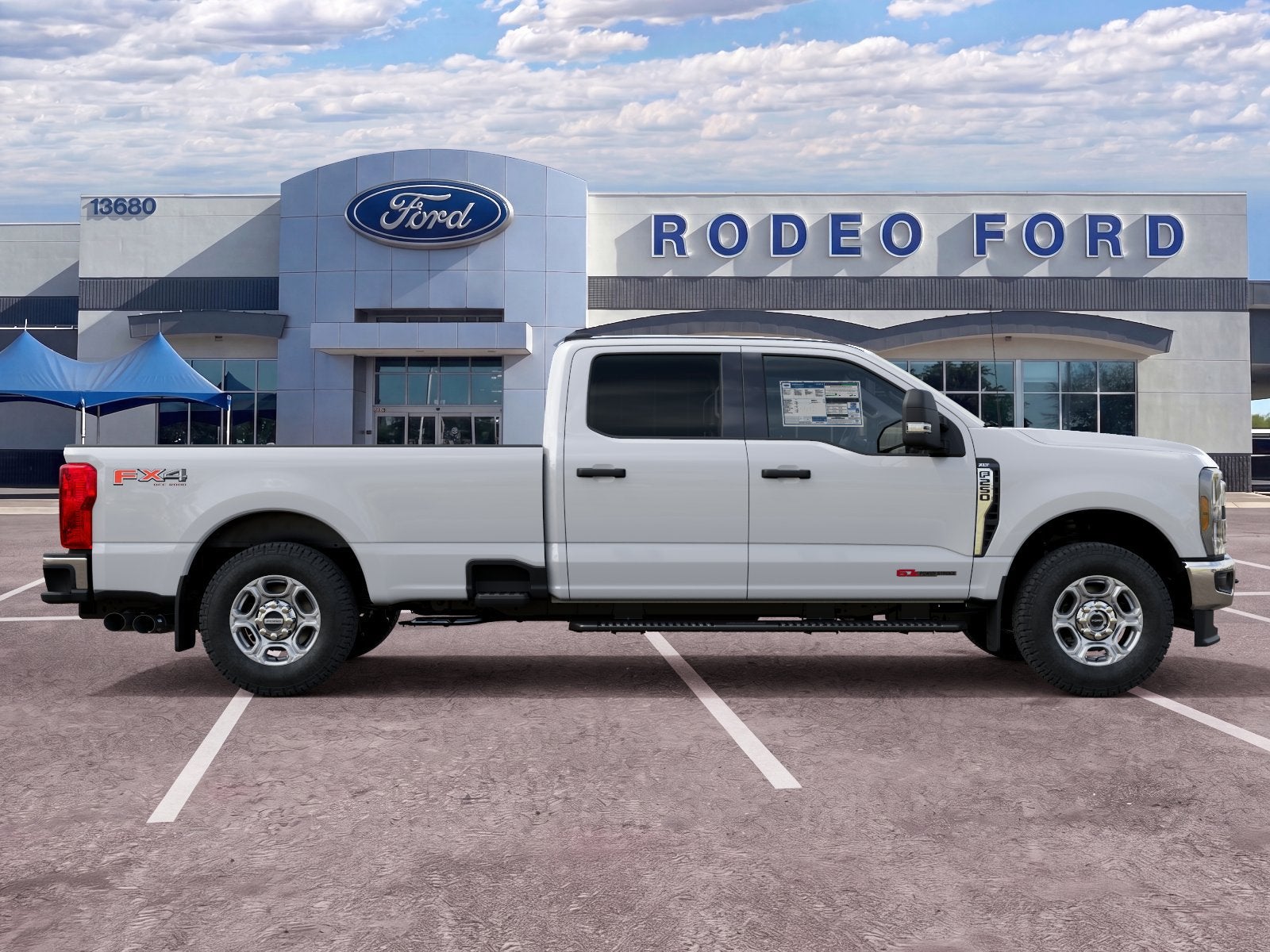 2027 Ford Super Duty F-250 SRW XLT
