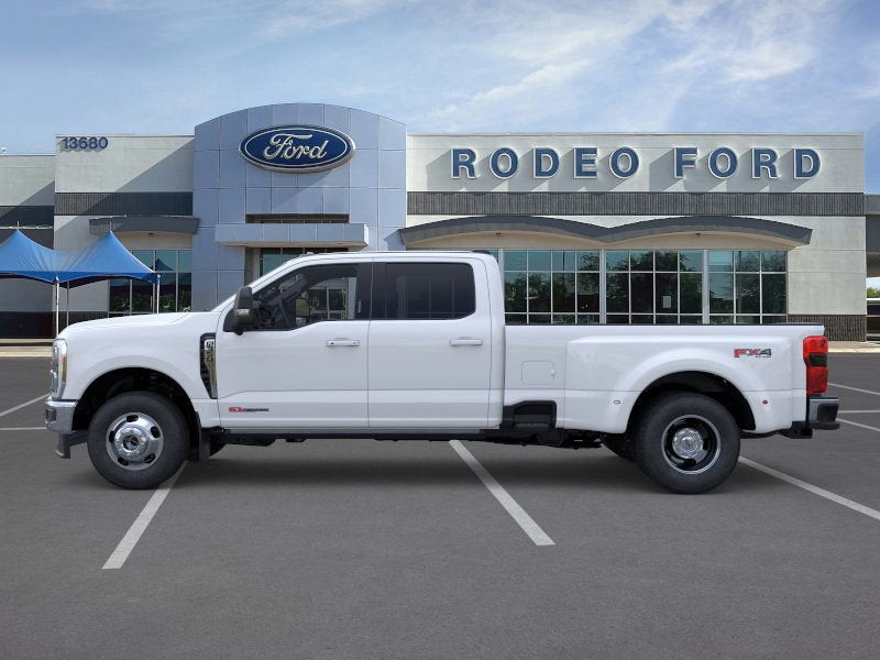 2025 Ford Super Duty F-350 DRW LARIAT