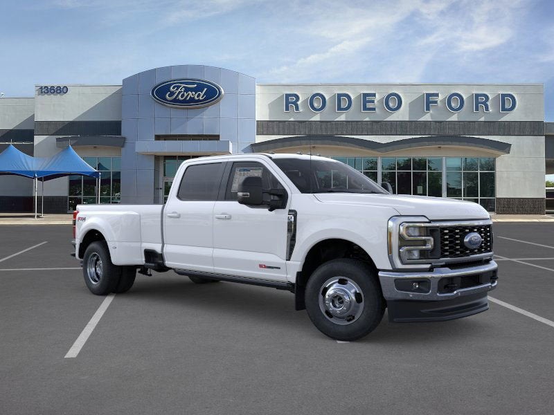 2025 Ford Super Duty F-350 DRW LARIAT