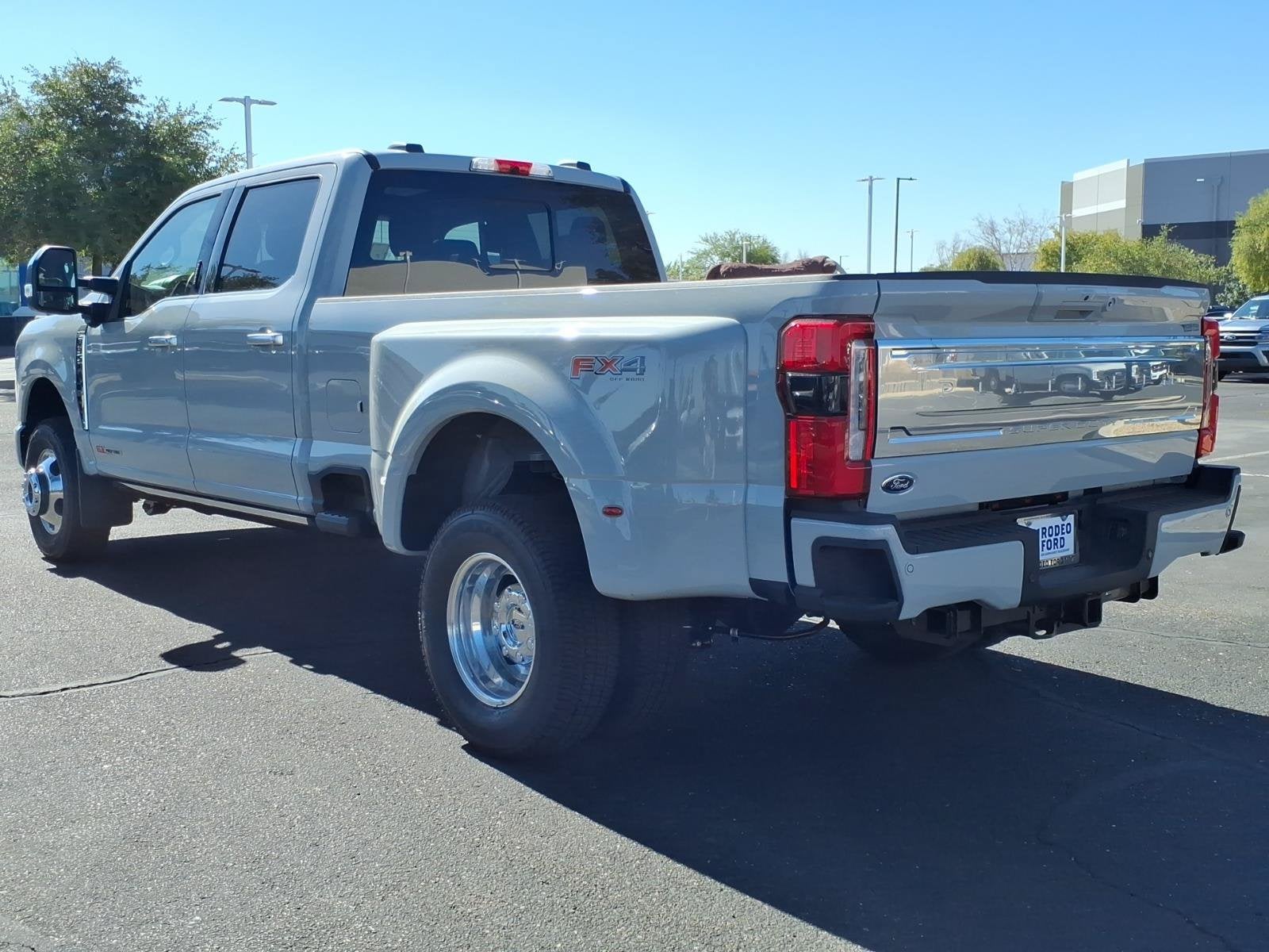 2026 Ford Super Duty F-350 DRW Platinum