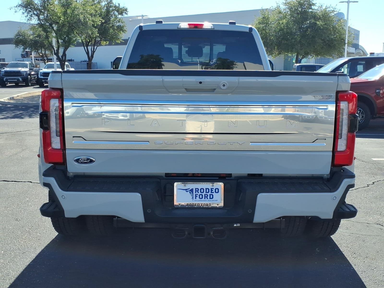2026 Ford Super Duty F-350 DRW Platinum