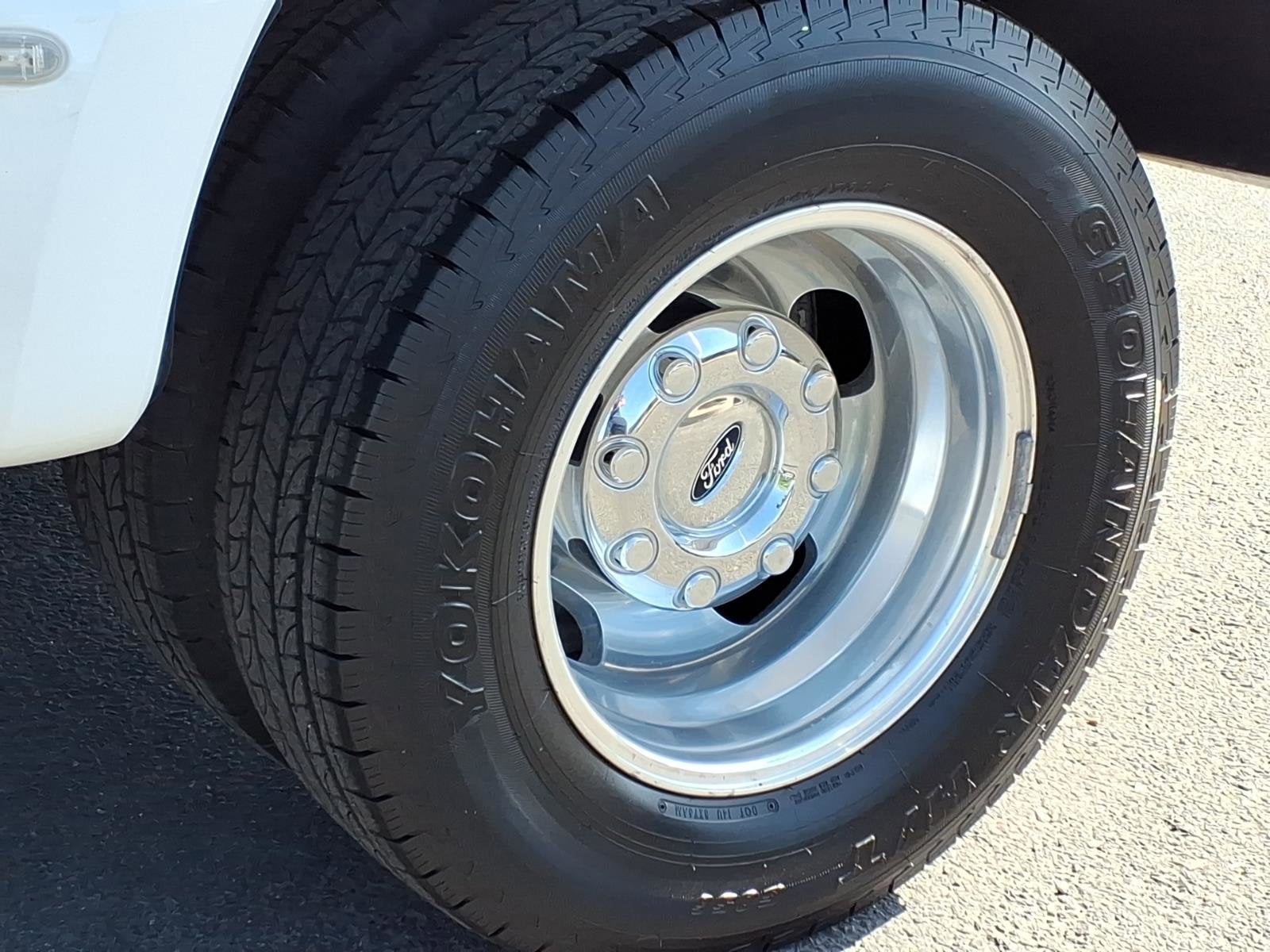 2022 Ford Super Duty F-350 DRW LARIAT