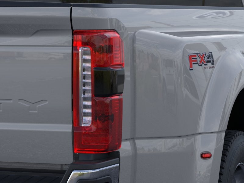 2026 Ford Super Duty F-450 DRW LARIAT