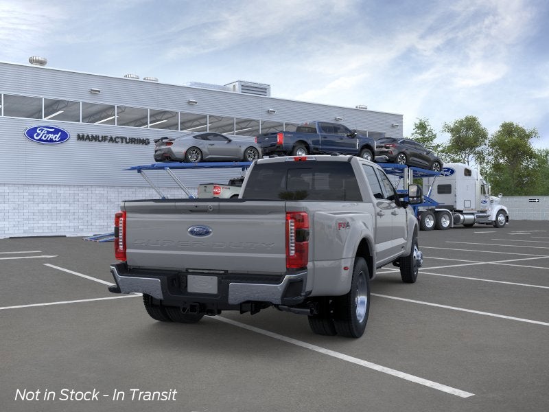 2026 Ford Super Duty F-450 DRW LARIAT