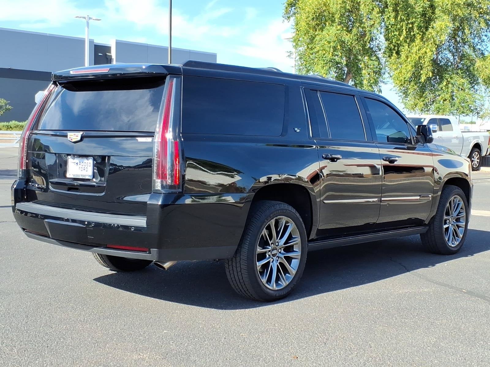 2019 Cadillac Escalade ESV Premium Luxury