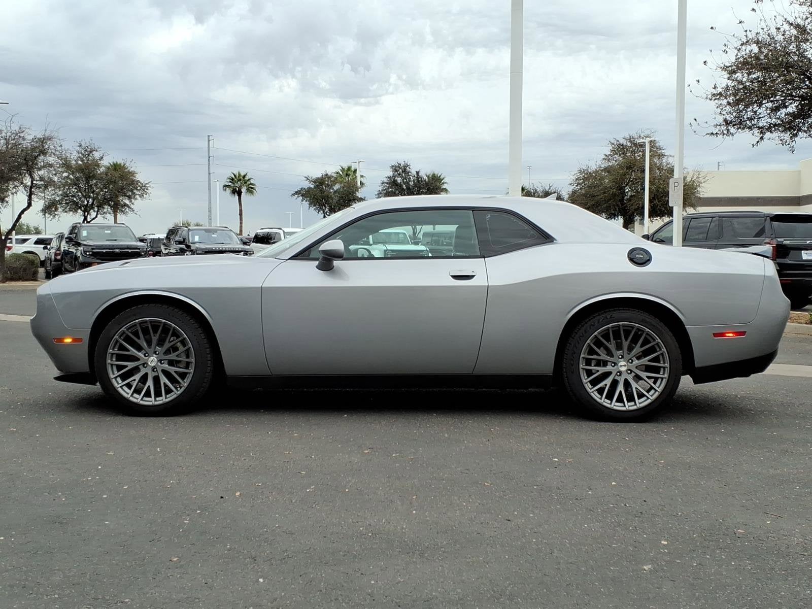 2016 Dodge Challenger SXT Plus