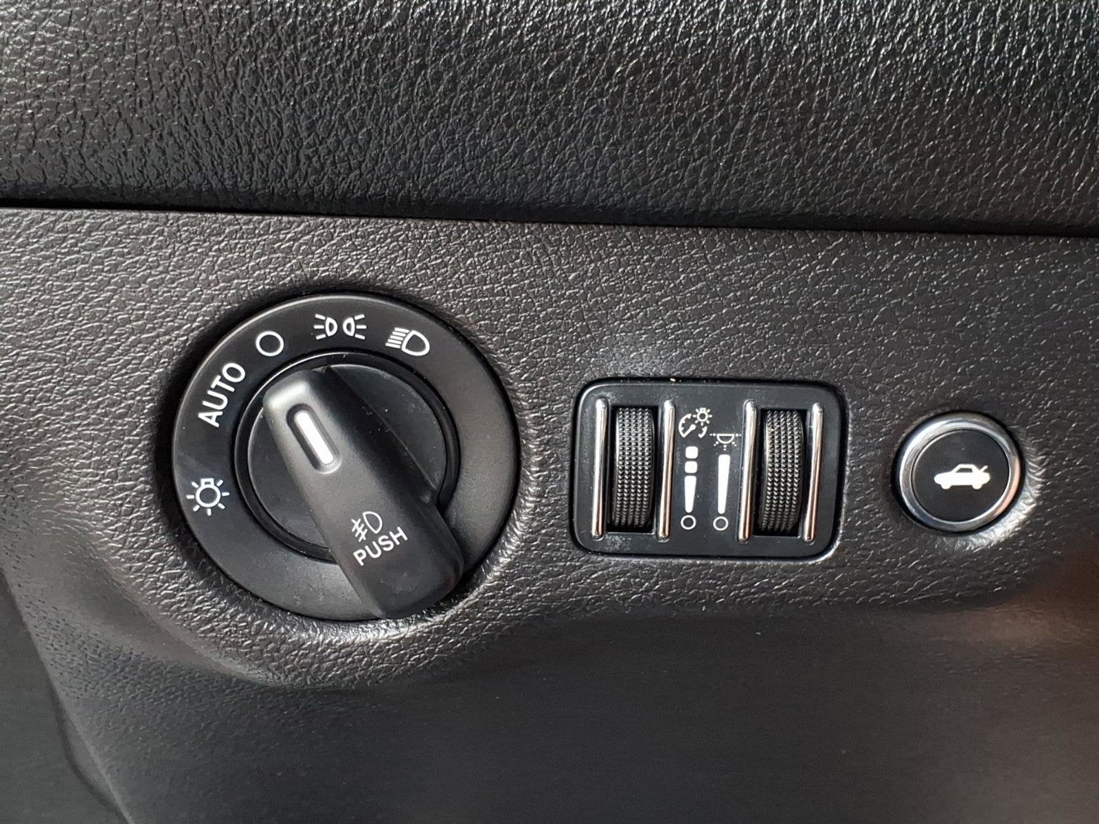 2016 Dodge Challenger SXT Plus