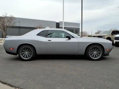 2016 Dodge Challenger SXT Plus