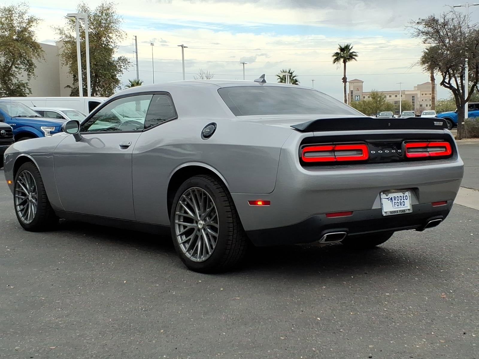 2016 Dodge Challenger SXT Plus