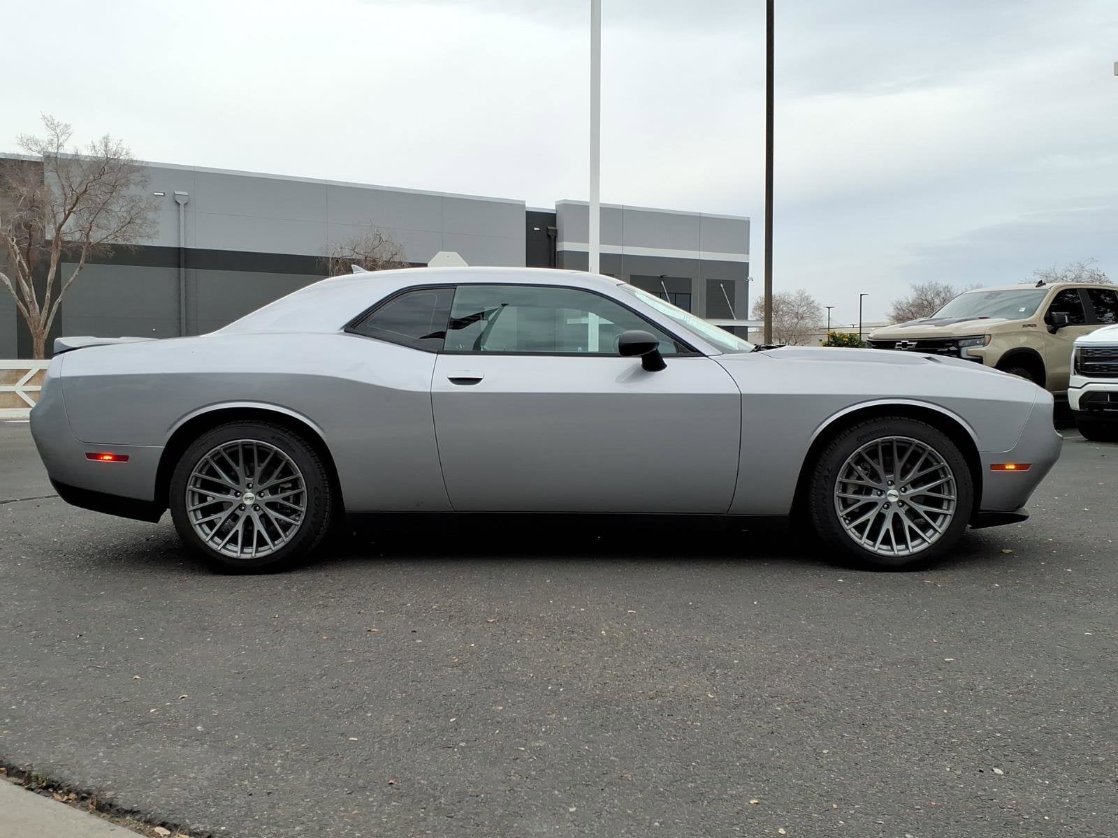 2016 Dodge Challenger SXT Plus