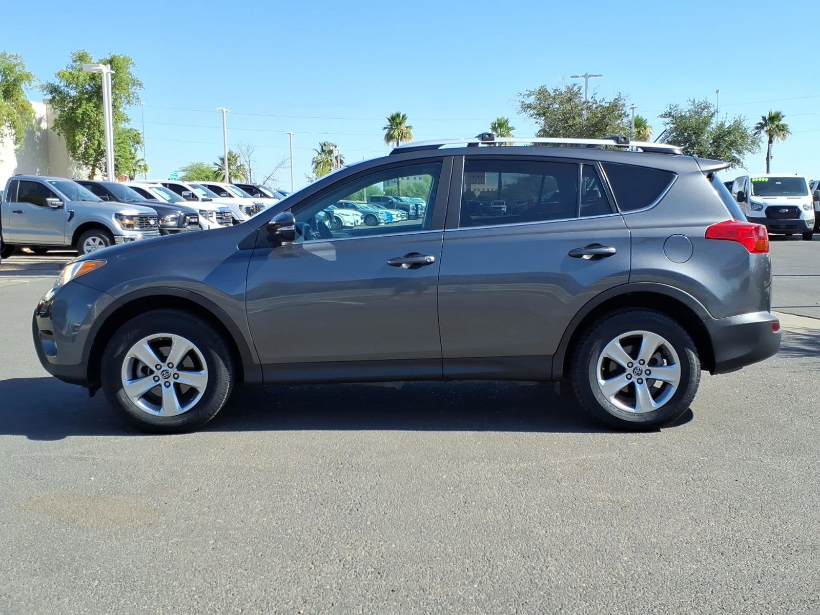 Used 2015 Toyota RAV4 XLE with VIN 2T3RFREV6FW371621 for sale in Goodyear, AZ