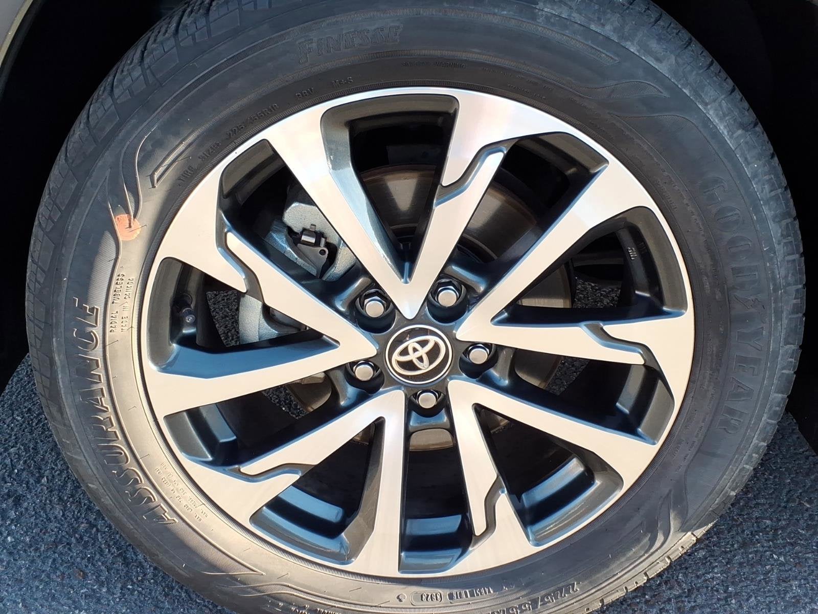 2023 Toyota Corolla Cross XLE