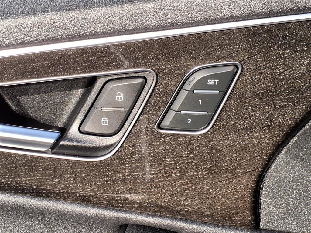 2023 Audi Q7 Premium