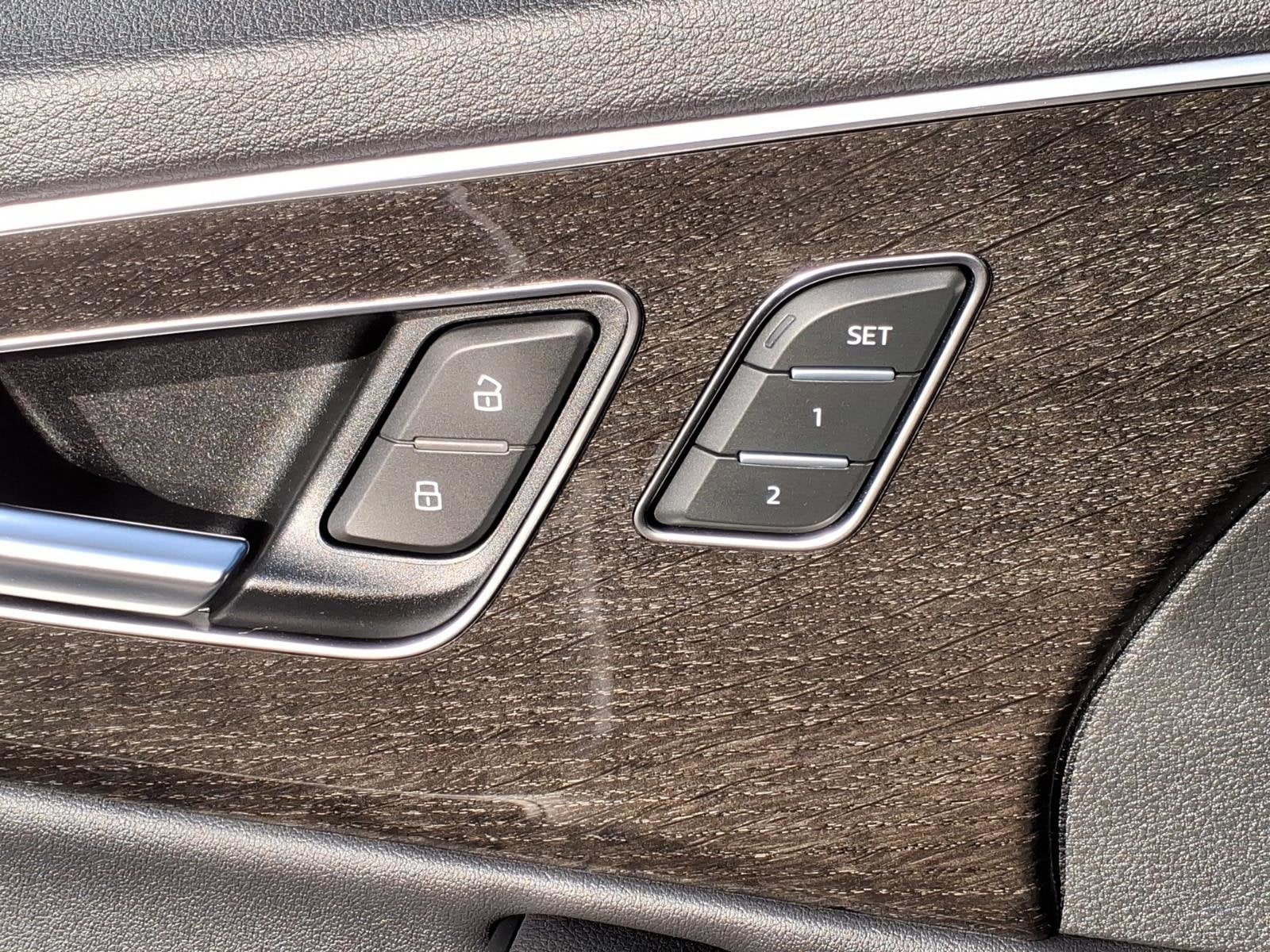 2023 Audi Q7 Premium