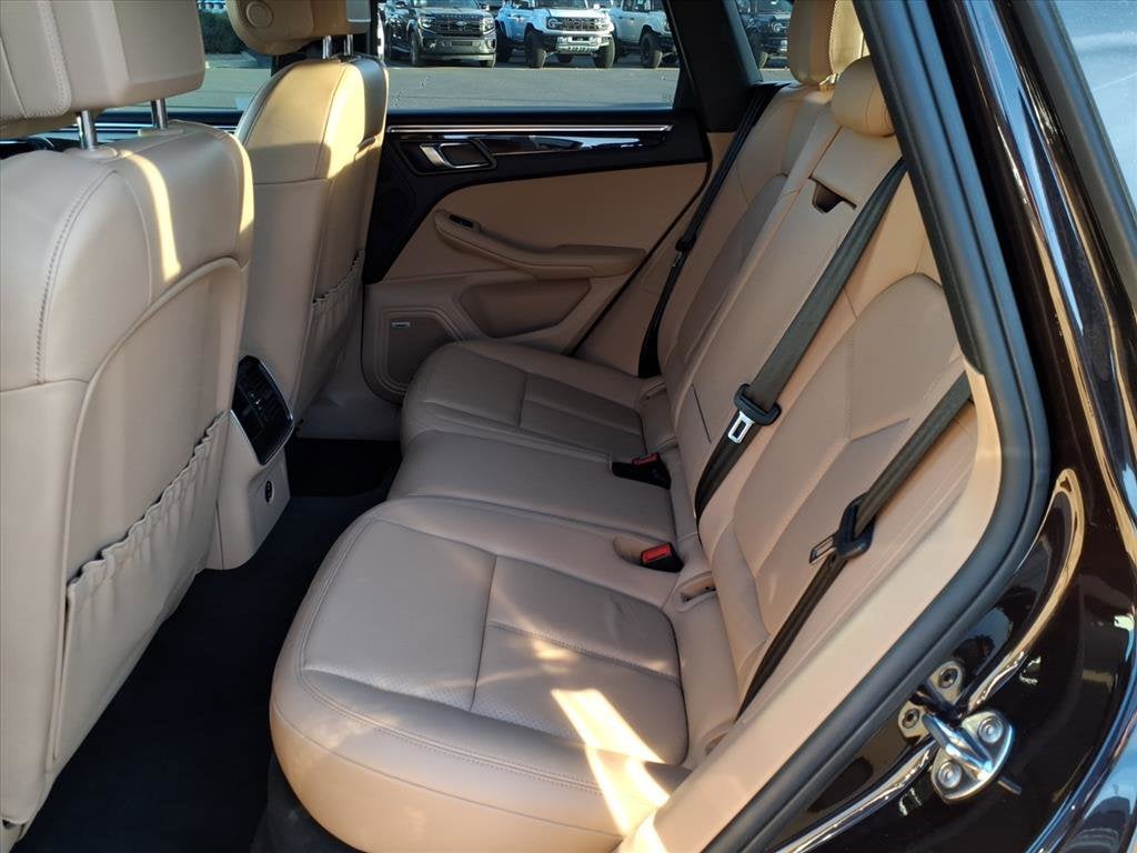 2021 Porsche Macan Base