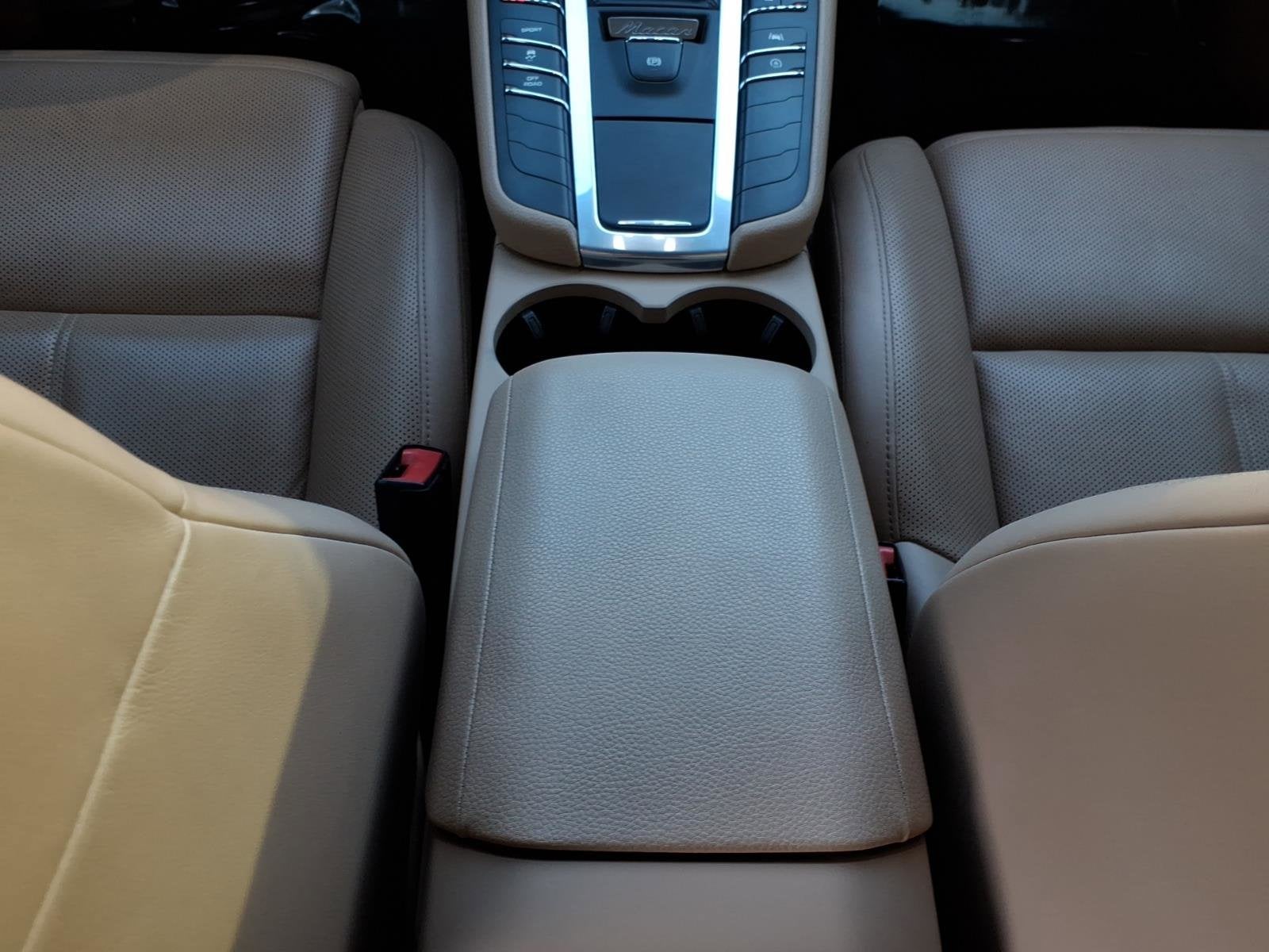 2021 Porsche Macan Base