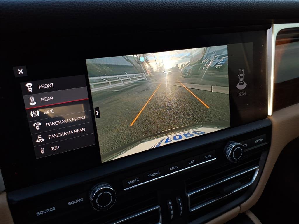 2021 Porsche Macan Base