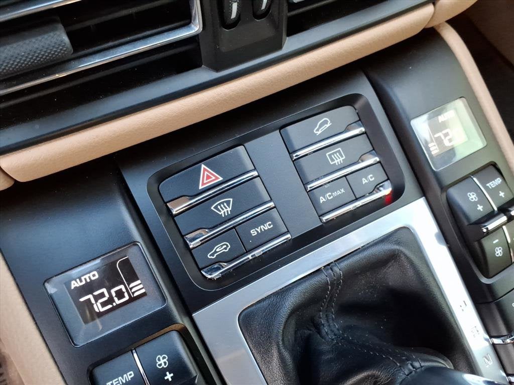 2021 Porsche Macan Base