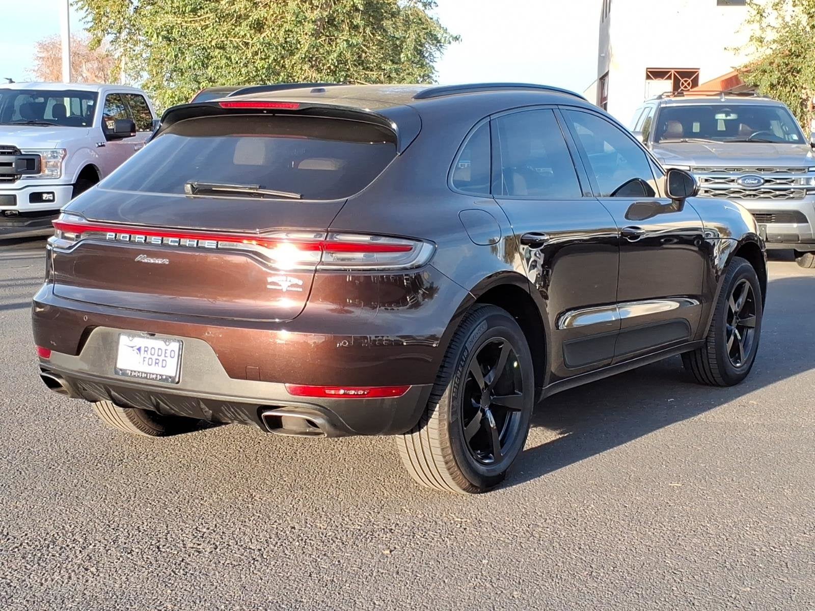 2021 Porsche Macan Base