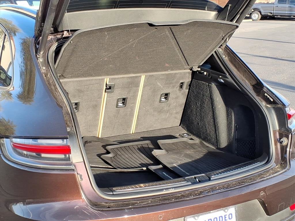 2021 Porsche Macan Base