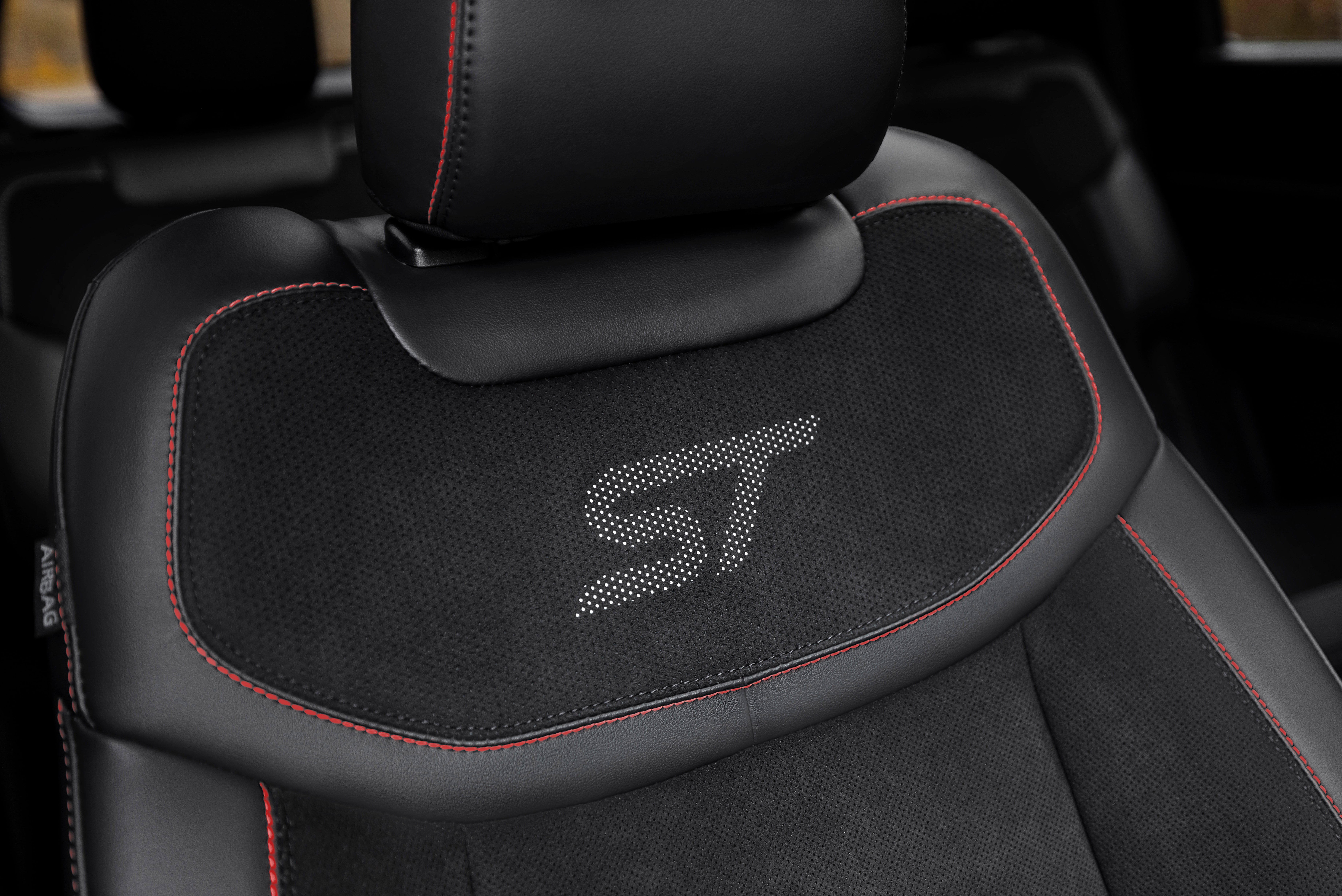 2025 Ford Explorer Interior